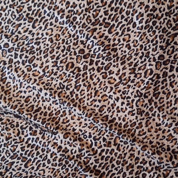 Leopard Print Size Small Hi-Low Skirt NWOT - Picture 2 of 5